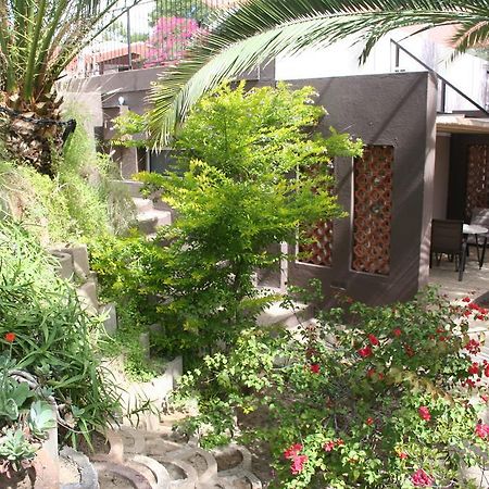 De Vagebond Hotel-Pension Windhoek Dış mekan fotoğraf