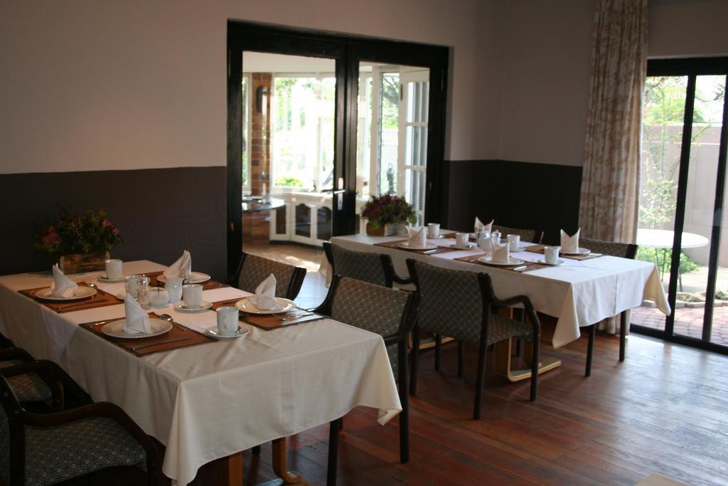 De Vagebond Hotel-Pension Windhoek Dış mekan fotoğraf