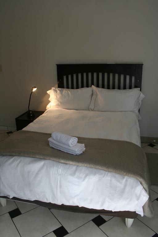 De Vagebond Hotel-Pension Windhoek Dış mekan fotoğraf