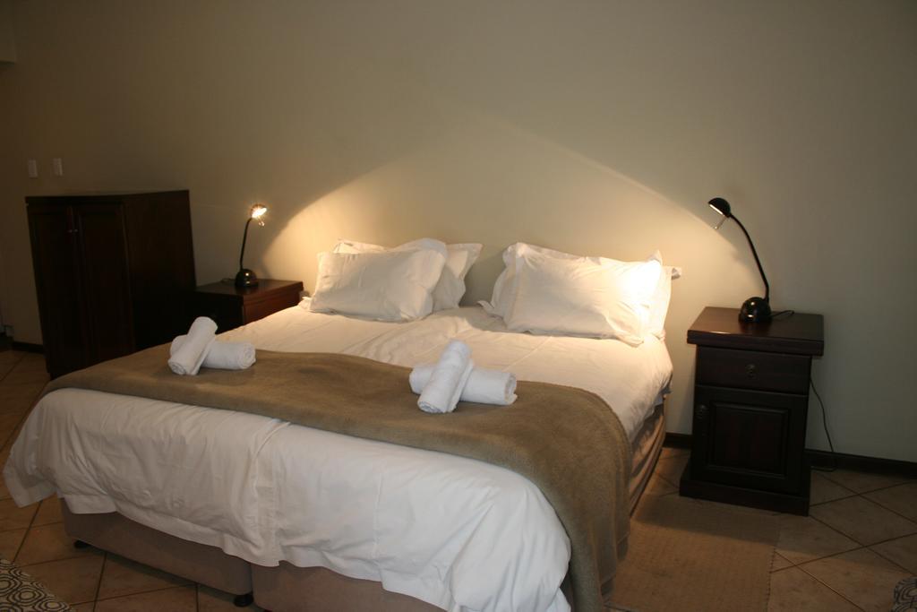 De Vagebond Hotel-Pension Windhoek Dış mekan fotoğraf