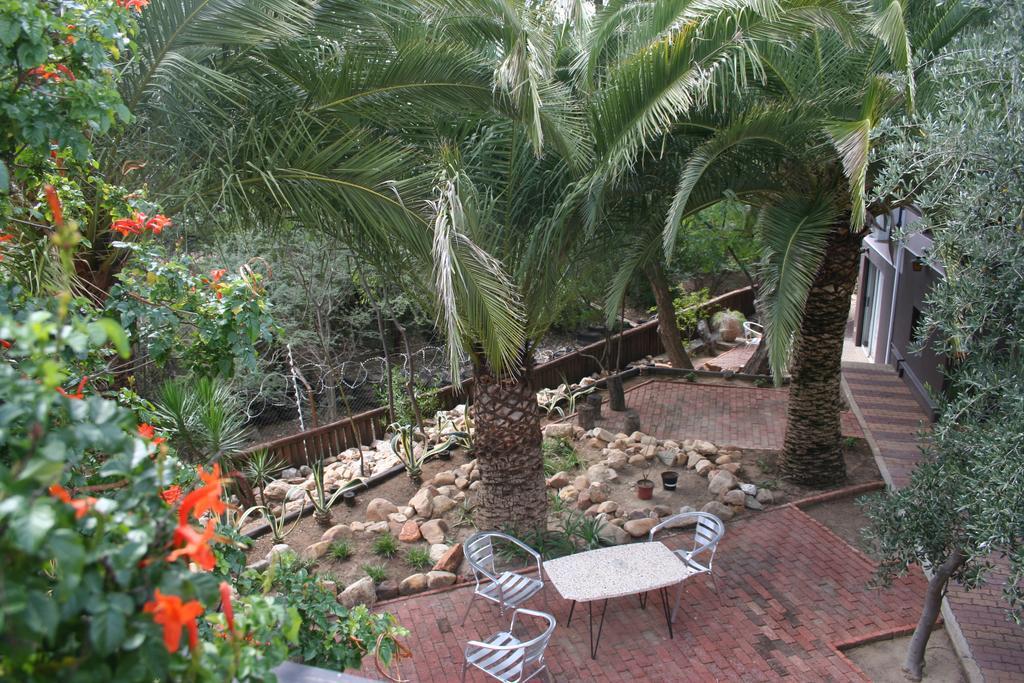 De Vagebond Hotel-Pension Windhoek Dış mekan fotoğraf