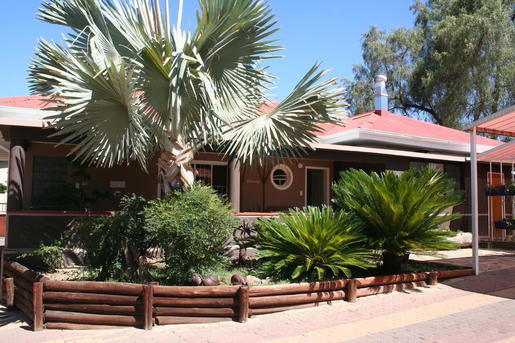 De Vagebond Hotel-Pension Windhoek Dış mekan fotoğraf