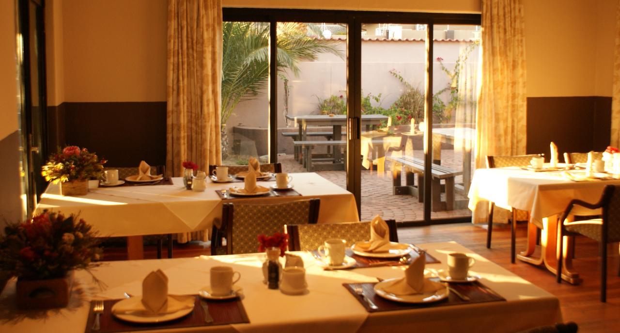 De Vagebond Hotel-Pension Windhoek Dış mekan fotoğraf